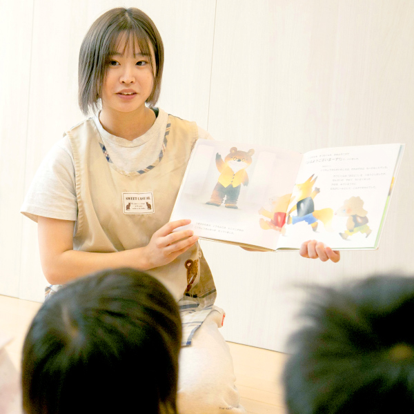 保育現場で働きながら学べる