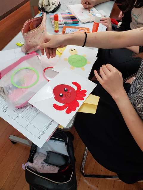 保育士科1年生 スケッチブックシアター制作中 埼玉福祉保育医療専門学校 大宮