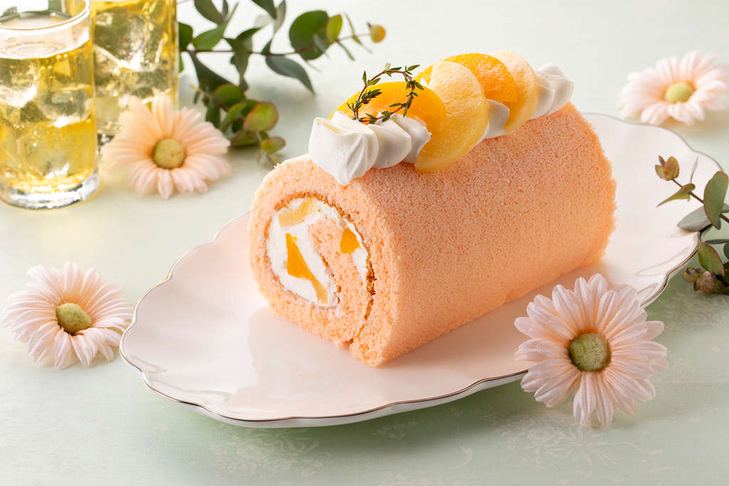 桃のロールケーキ